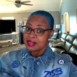 Meet your Posher, Linda